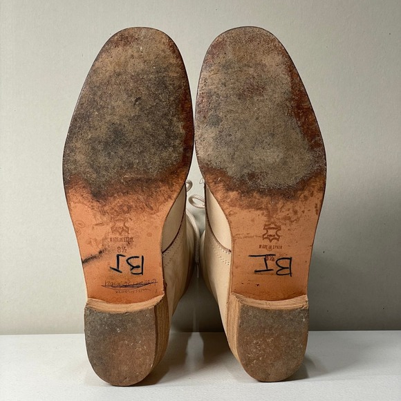 Charles David Heeled Boots Womens 8.5 Beige Nubuck Renaissance Prairie Cottage‎ - Picture 7 of 8